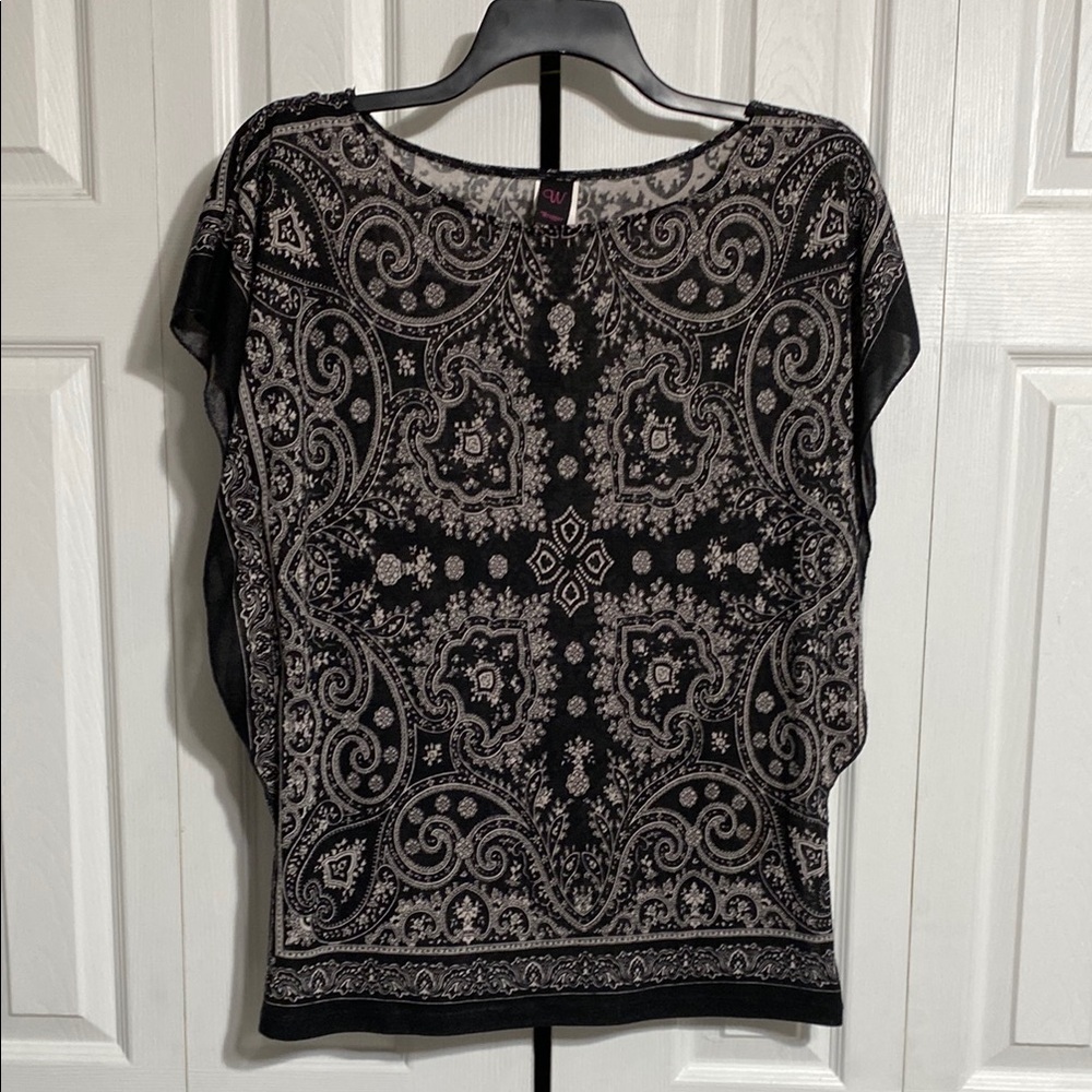 Wrapper Womens batwing black & light gray  top Size LARGE